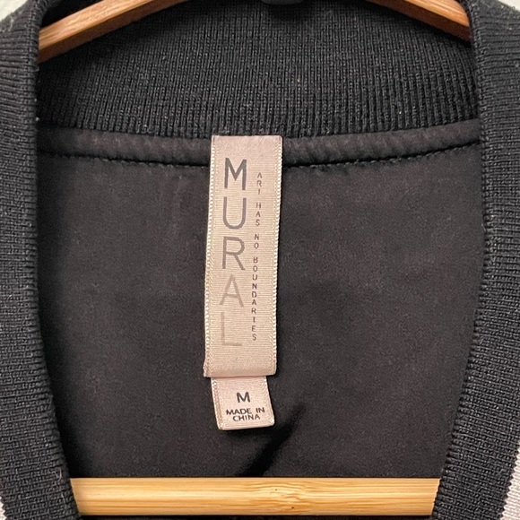 Mural Floral Bomber Jacket, Black Sz M - Picture 2 of 7